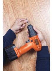 Taladro Atornillador Inalámbrico Black+ Decker Cd121k Con Maletín Batería 12v 50hz Color Naranja