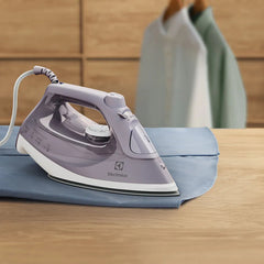 Plancha A Vapor Electrolux Experience Esi50 Color Lavanda
