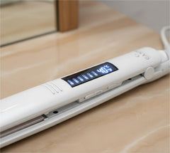 Planchita Pelo Ga.ma Elegance Lino Led Blanca Ceramic Ion C Blanco