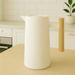 Jarra Termo Con Manija De Madera Pico Vertedor de 1l Crema