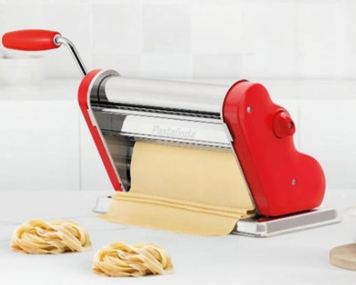 Fabrica De Pastas Pastalinda Clasica 260 Roja Amasa Y Estira Rojo