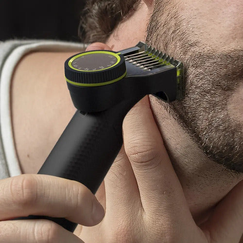 Afeitadora Philips Oneblade Pro Qp6532/10 - Peine Ajustable Con 12 Longitudes, 90 Min De Uso Continuo Y 100% A Prueba De Agua Negro