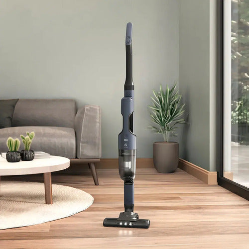 Aspiradora Inalámbrica Electrolux 2 En 1 Ergorápido 90w Erg019 Cyclonic Power Color Azul