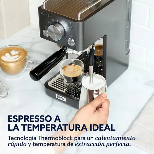 Cafetera Espresso Oster Bvstem7201-054 Perfect Brew 15 Bar Plateado