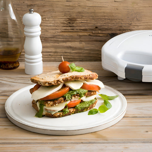 Sandwichera Yelmo Sw1800 Para 4 Porciones 700 Watts Color Blanco