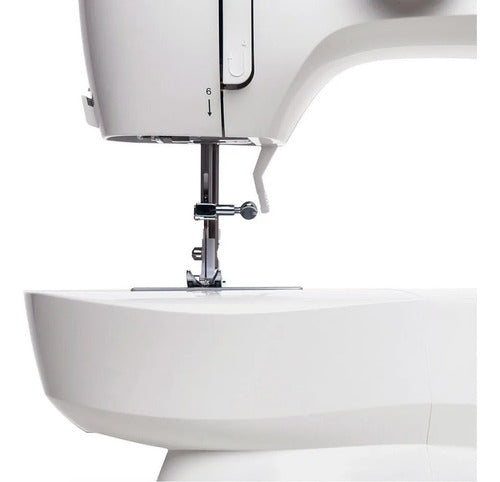 Máquina De Coser Singer M1605c Blanca Brazo Libre 8 Diseños  Blanco