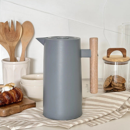 Jarra Termo Con Manija De Madera Pico Vertedor 1l Gris Cts Gris