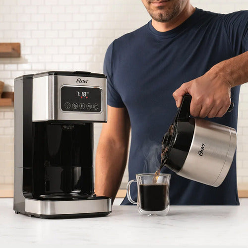 Cafetera Programable Oster Bvstdc4404 Jarra Térmica 8 Tazas Plateado