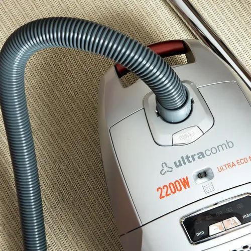 Aspiradora Trineo Ultracomb As-4230 7l Multiciclónica Color Gris 2200w