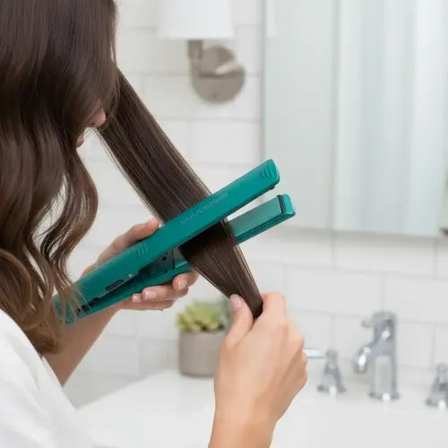 Planchita De Pelo Gama Italy Elegance Aqua Therapy Celeste