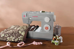 Máquina De Coser Recta Singer Facilita Pro 4423 Portable Color Gris