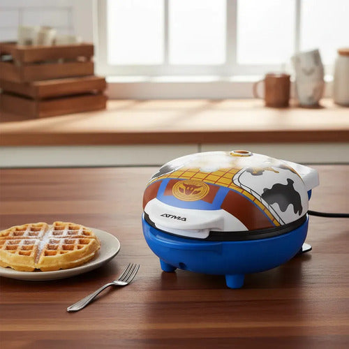 Wafflera Mini Atma Mw013wtsdn Woody Toy Story 550w Antiadherente Azul