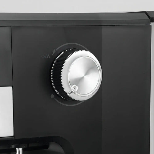 Cafetera Espresso Yelmo Ce-5110 De 1,5 Lts 1100w 19 Bar Negro